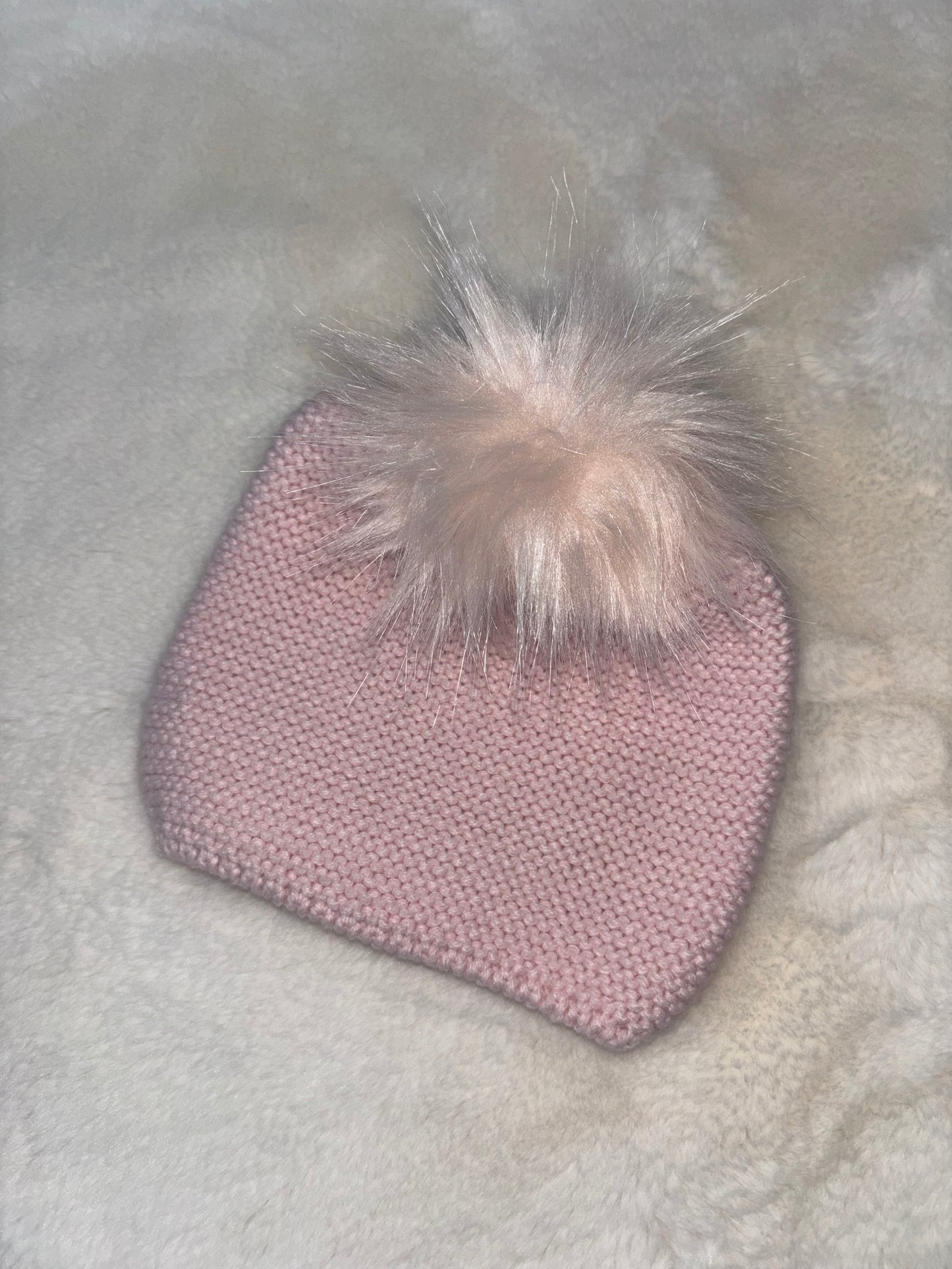 Meia Pata Faux Fur Pom Pom Hat