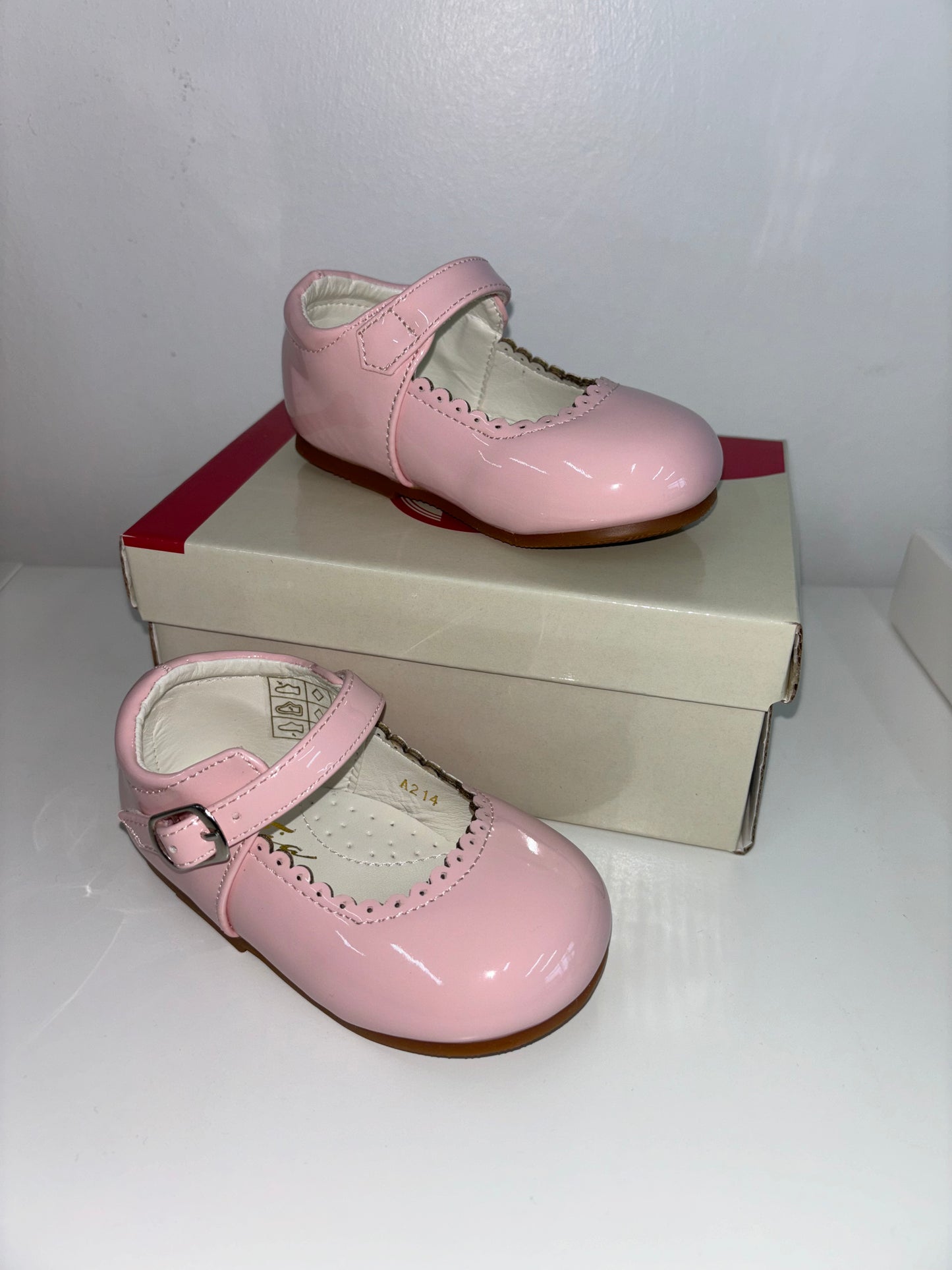 Pink Scallop Patent Shoes